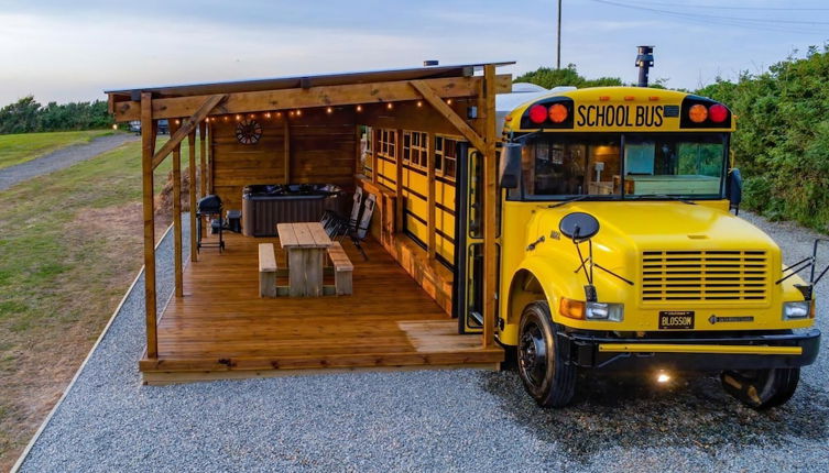 Photo 1 - American School Bus - 1 Bedroom - Blossom Farm - Tiers Cross