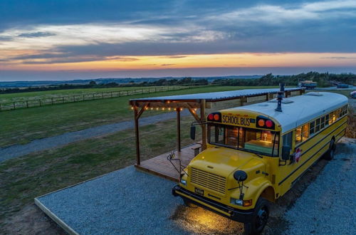 Photo 4 - American School Bus - 1 Bedroom - Blossom Farm - Tiers Cross