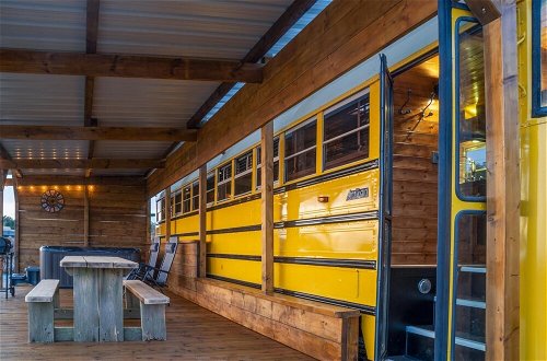 Foto 31 - American School Bus - 1 Bedroom - Blossom Farm - Tiers Cross