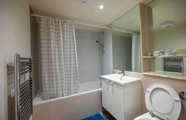 Beautiful and Spacious 2-bed Apartment in London - Foto 22