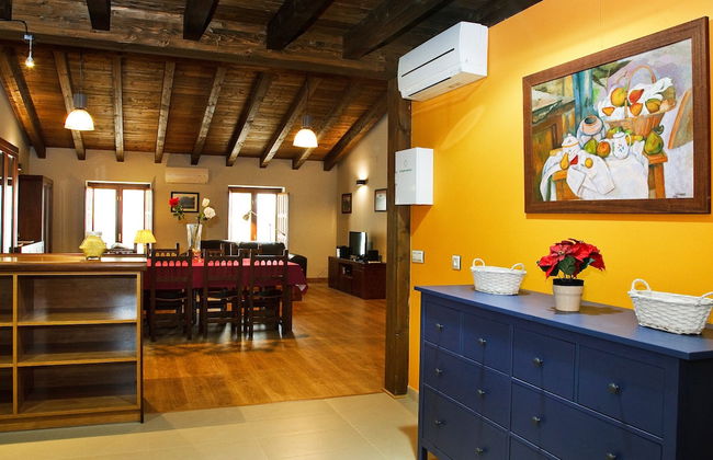 La Casa del Vino - Photo 13