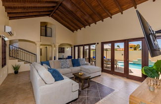 Foto 2 - Large 5BR Villa With Private Pool Near Eagle Beach