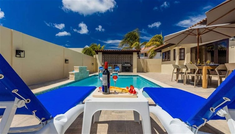 Photo 1 - Large 5BR Villa With Private Pool Near Eagle Beach