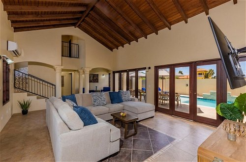 Photo 2 - Large 5BR Villa With Private Pool Near Eagle Beach