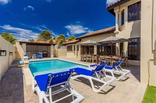 Foto 15 - Large 5BR Villa With Private Pool Near Eagle Beach