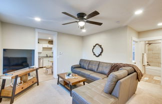 Photo 1 - Stylish Logan Retreat w/ Smart TV + Central A/c