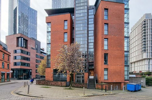 Photo 16 - Luxury Apartment Canal View Castlefield - Parking