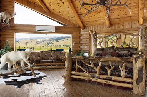 Foto 10 - NEW! Elk Refuge Safari Chalet with Teton Views