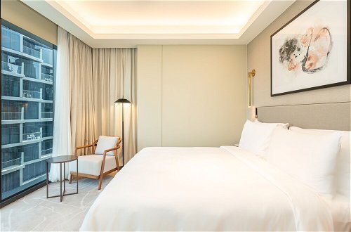 Photo 3 - Luxury StayCation - Modern Comfort: 3-BR at The Address Opera