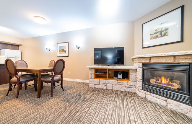 Horseshoe Valley Suites - The Azure - Photo 24
