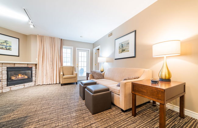 Horseshoe Valley Suites - The Azure - Photo 23