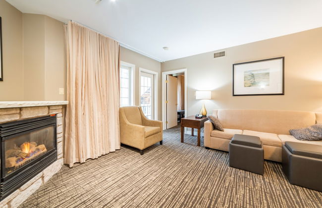 Horseshoe Valley Suites - The Azure - Photo 27