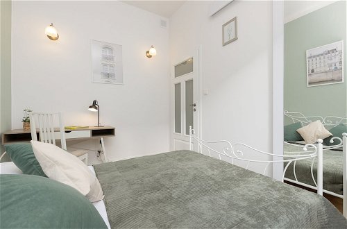 Foto 4 - Spacious 2 Bedroom Apartment by Renters