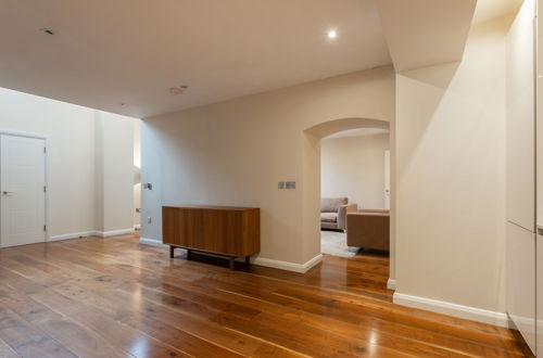 Photo 16 - Beautiful 2-bed Apartment in London