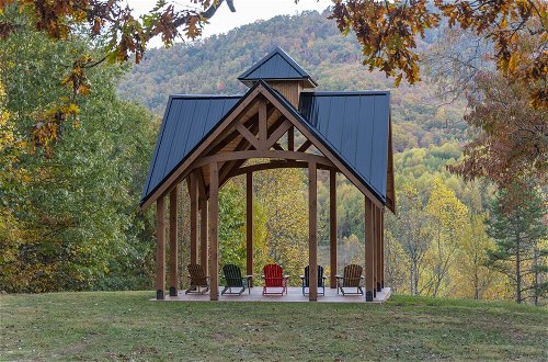 Photo 24 - Cherokee Log Cabin With Mountain Views