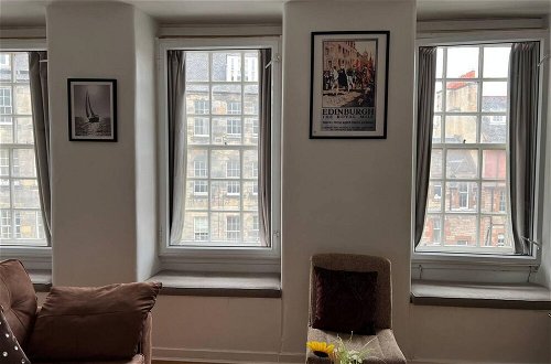 Photo 12 - 2-bed Historic Apartment in old Town Edinburgh