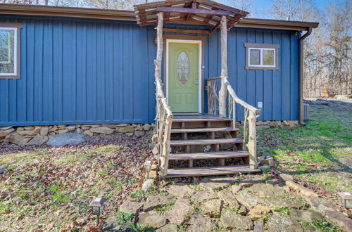 Photo 26 - Cozy Summerville Cabin: Private Hot Tub, Fire Pit