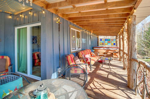 Photo 1 - Cozy Summerville Cabin: Private Hot Tub, Fire Pit