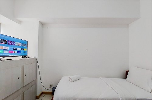 Photo 2 - Cozy Stay Studio Apartment At M-Town Residence