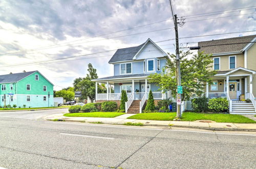 Photo 23 - Inviting Norfolk Family Retreat: 1 Block to Beach