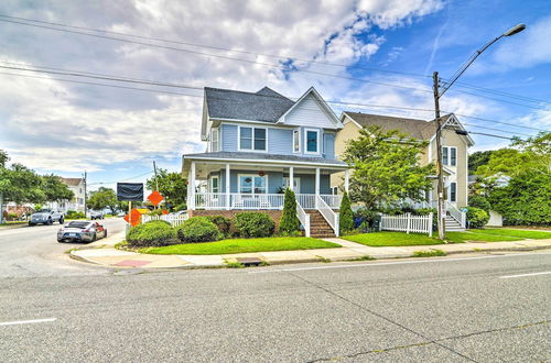 Photo 12 - Inviting Norfolk Family Retreat: 1 Block to Beach