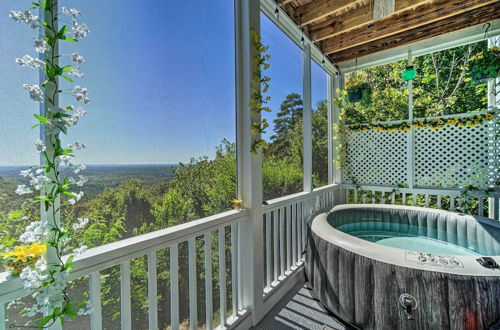 Foto 19 - Eclectic Ranger Home w/ Mtn Views + Hot Tub