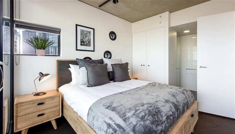 Foto 1 - Stylish 2-bed Apt in Southbank With Parking