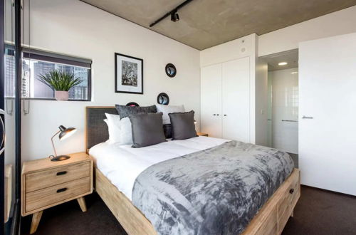 Photo 1 - Stylish 2-bed Apt in Southbank With Parking