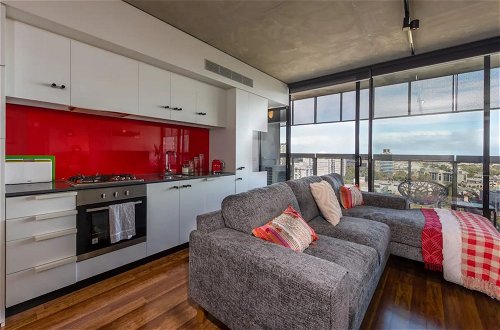 Foto 10 - Stylish 2-bed Apt in Southbank With Parking