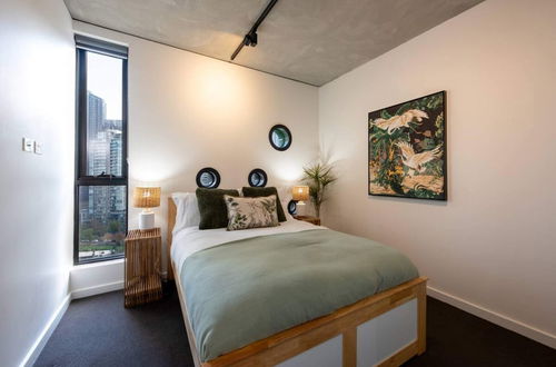 Photo 3 - Stylish 2-bed Apt in Southbank With Parking