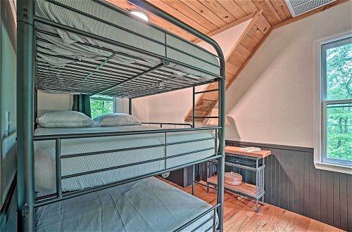Foto 26 - Luxury Clayton Cabin w/ Expansive Deck & Grill
