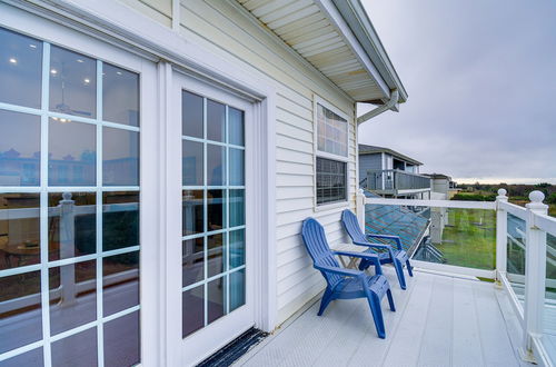 Photo 3 - Ocean Shores Condo Rental w/ View - Walk to Beach