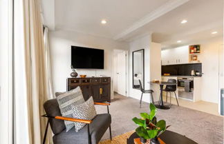 Photo 3 - Immaculate Parnell Apartment