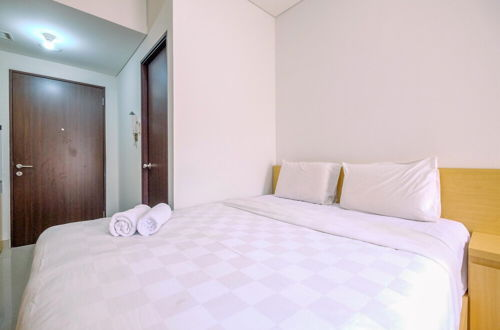 Foto 3 - Good Deal And Comfy Studio Apartment Transpark Cibubur