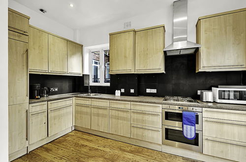 Foto 7 - Beautiful One Bed Garden Flat In Parsons Green