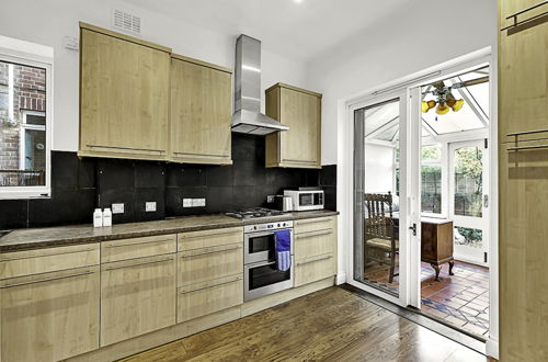 Photo 6 - Beautiful One Bed Garden Flat In Parsons Green