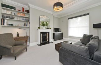 Photo 1 - Perfect Pied-a-terre in Clapham by Underthedoormat