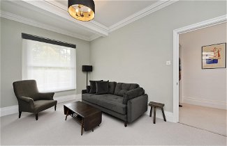 Photo 3 - Perfect Pied-a-terre in Clapham by Underthedoormat