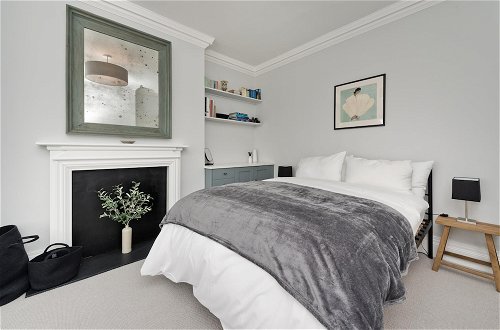 Photo 5 - Perfect Pied-a-terre in Clapham by Underthedoormat