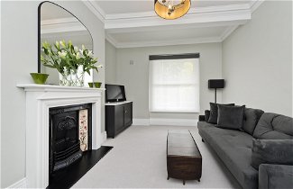 Photo 2 - Perfect Pied-a-terre in Clapham by Underthedoormat