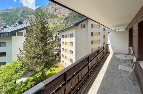 Foto 17 - Beautiful Apartment in Zermatt With a Breathtaking View of the Matterhorn