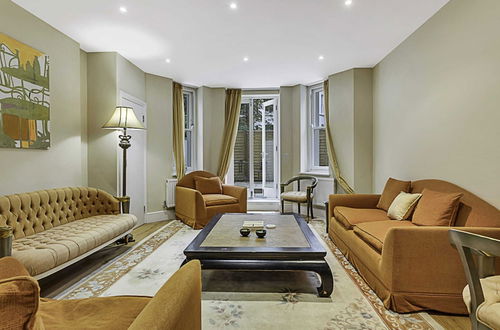 Photo 15 - Beautiful Abode in Kensington Olympia