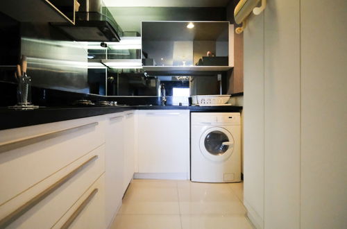 Foto 13 - Spacious And Comfy 2Br Apartment At Aryaduta Residence Surabaya