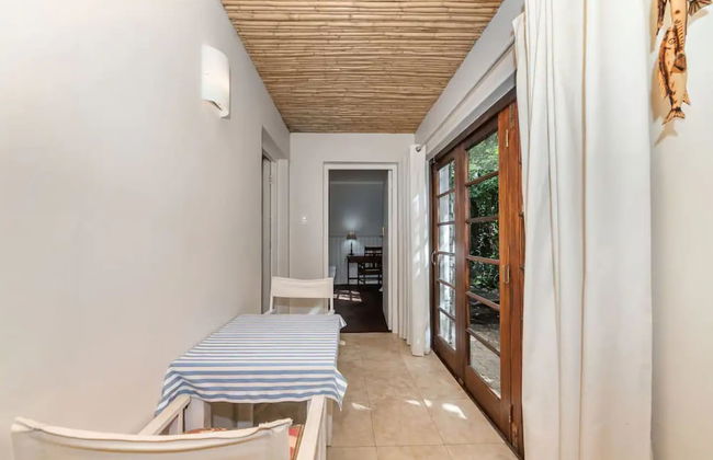 Tropical 1BD Hideaway Near Queens Beach, Fresnaye! - Photo 14