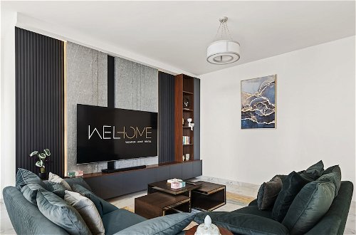 Photo 14 - WelHome - 3BR Apt Located Directly on the Dubai Water Canal