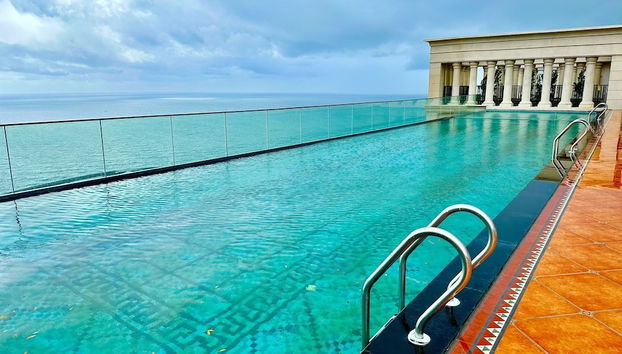 Pool auf dem Dach