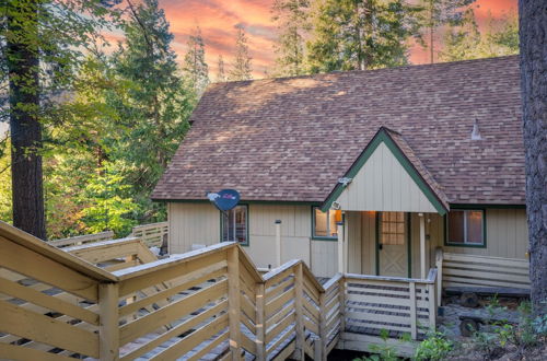 Photo 37 - Brookside Cottage Within Yosemite's Splendor