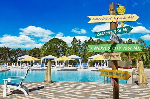 Foto 19 - Festival Resort Private Splash Pool Near Disney! 5 Bedroom Townhouse by RedAwning