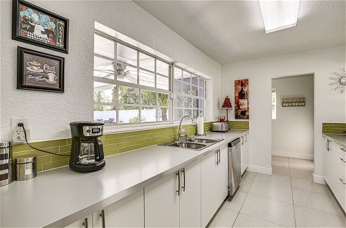 Photo 16 - Sun-soaked Lauderdale Lakes Home w/ Private Pool