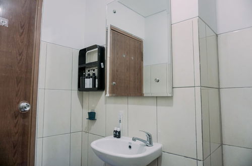 Photo 13 - Good Deal And Cozy 2Br At Apartment Amazana Serpong